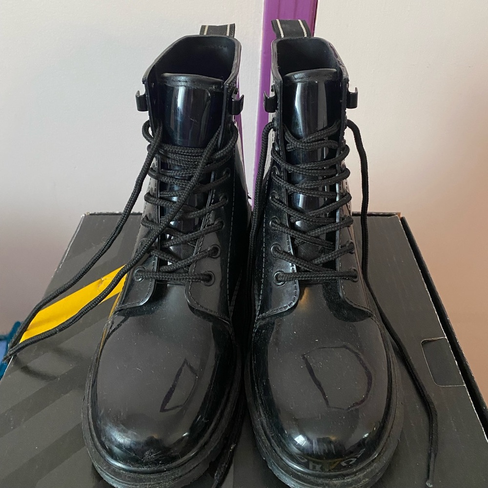 MK rain boot for women size 9  -  Botte de pluie MK pour femme taille 9